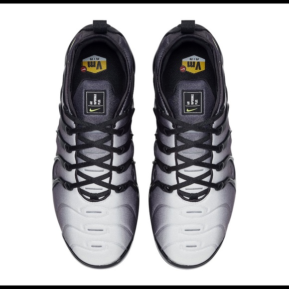 Nike Vapourmax Plus Black/Volt - White - New US 10 - Picture 3 of 7